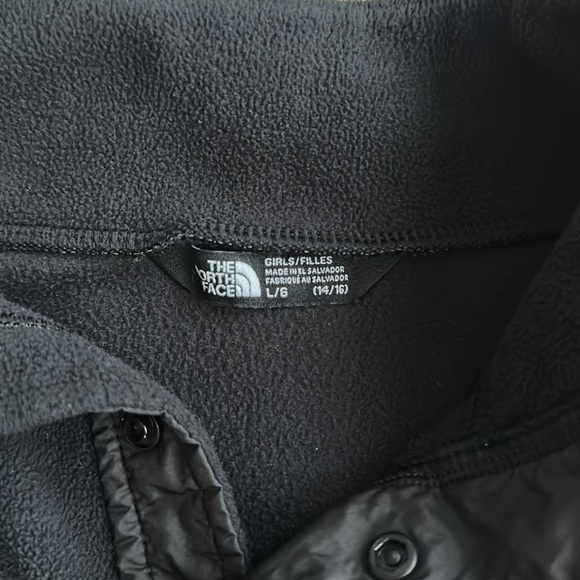 The North Face Girls Glacier 1/4 Snap Pullover - Picture 4 of 5